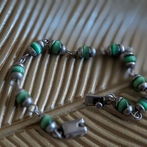 vintage Mexican sterling silver 925 and green Cats Eye bead link bracelet